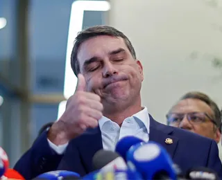 Flávio Bolsonaro recebe "não" do Republicanos para chapa presidencial
