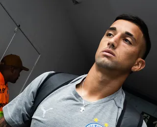 Titular do Bahia, Kike Oliveira sai lesionado contra o Botafogo