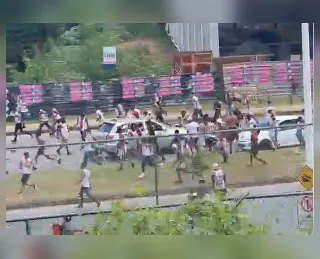 Vídeo: torcedor do Bahia é espancado e morto a caminho do Ba-Vi em Salvador