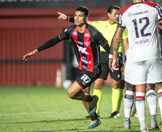 Vitória elimina o Athletico na Copa do Brasil em goleada épica