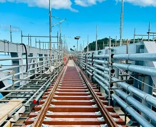 VLT de Salvador inicia instalação de trilhos na Ponte São João; testes começam em breve