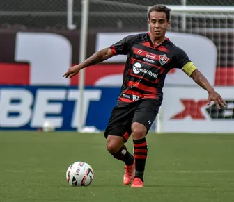 Ex-jogador do Vitória é preso por suspeita de violência doméstica