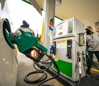 Petrobras cancela reajuste da gasolina e garante desconto de R$ 0,19