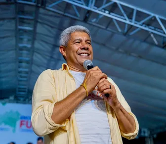 Jerônimo vai a ato com Lula e visita Irecê no primeiro dia da campanha