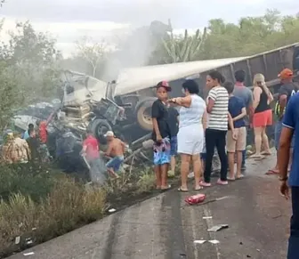Motorista envolvido em acidente com 16 mortos tem prisão preventiva decretada