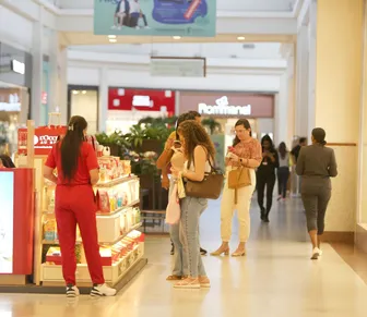 Empresa diz que não tem substituta e deixa funcionária 2 anos sem férias