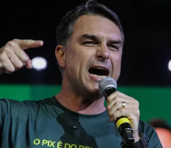 Flávio Bolsonaro declara patrimônio quase 2 vezes maior que o de Lula
