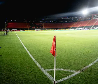 Vitória tem negociação avançada com artilheiro do futebol nacional