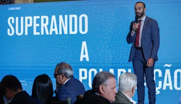 CEO da Atlas reage após TSE suspender pesquisa desfavorável a Flávio