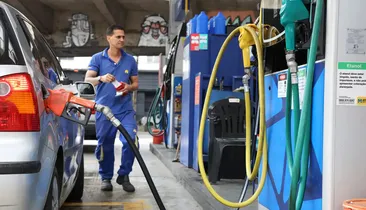 Motoristas podem receber imposto da gasolina de volta no Pix