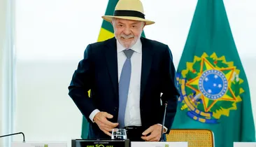Lula diz que tarifaço de Trump tem motivação política e cobra diálogo