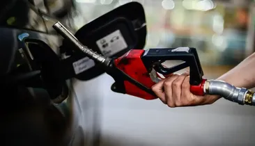 Diesel cai R$ 0,35 nas distribuidoras, mas preço segue igual na Bahia