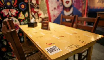 Fim do QR Code? Cardápio físico em restaurantes tem obrigatoriedade aprovada