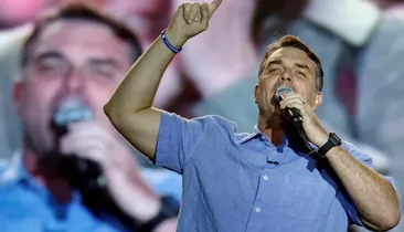 Flávio descumpre promessa de mostrar prestação de contas de Dark Horse
