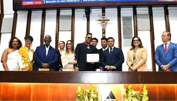 Xanddy Harmonia é homenageado com maior honraria da Bahia