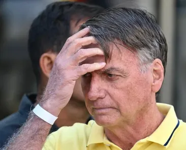 Sinal de tornozeleira de Bolsonaro falhou no dia do jogo do Brasil