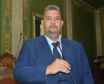 Justiça determina afastamento de vereador alvo de operação do MP