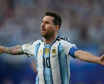 Messi faz três gols, iguala Klose e vira o maior artilheiro das Copas