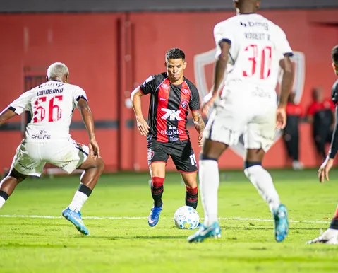 Vasco x Vitória: onde assistir, escalações, palpites e arbitragem