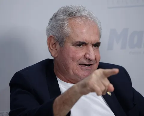 Angelo Coronel rejeita novos impostos e cobra corte de gastos federais