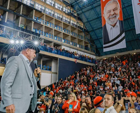 Após negar visto a diplomatas dos EUA, Lula faz alerta sobre eleições