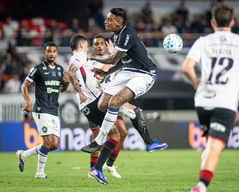 Arcanjo falha, Vitória perde para o Remo e segue sem vencer fora
