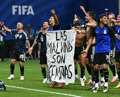 Argentina pode ser punida por exibir faixa sobre Malvinas na Copa