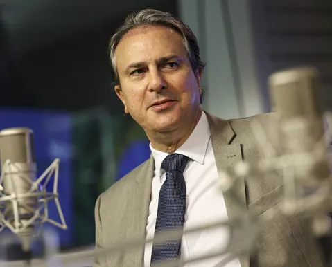 Articulador e moderado: entenda por que Camilo Santana assume missão vital no Senado - Imagem