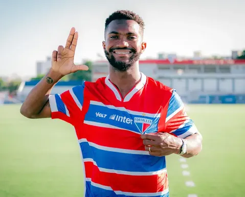 Atleta do Fortaleza critica atuação do Vitória: "Só chutão e lateral"