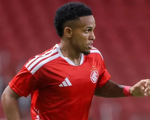 Bahia e Inter congelam contrato de atacante que se lesionou nas férias