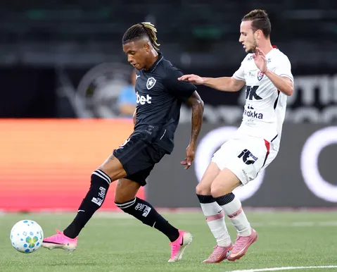 Baiano da Seleção pede para não ser vendido após enfrentar o Vitória