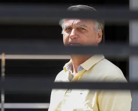 Bolsonaro tem piora nas crises de soluço e fará bateria de exames