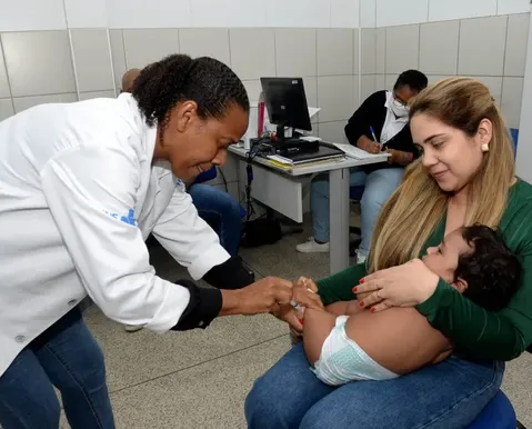 Multivacinação para crianças e adolescentes começa nesta segunda-feira