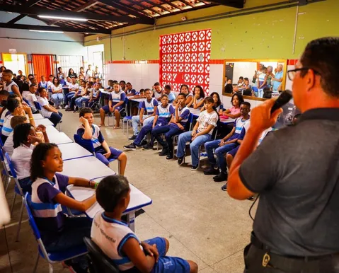 Candeias melhora no Ideb 2025 e se aproxima de meta projetada