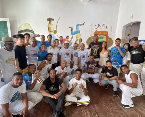 Capoeiristas de Salvador e Japão se reúnem em intercâmbio cultural