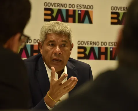 Jerônimo Rodrigues reage a tarifaço dos EUA e acusa oposição de jogar contra o país