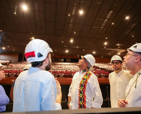 Com reabertura marcada, Teatro Castro Alves recebe visita de Jerônimo Rodrigues - Imagem