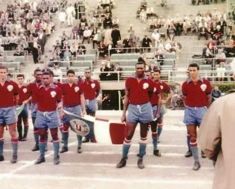 Como o Bahia recebeu a missão de popularizar o futebol no país da Copa - Imagem