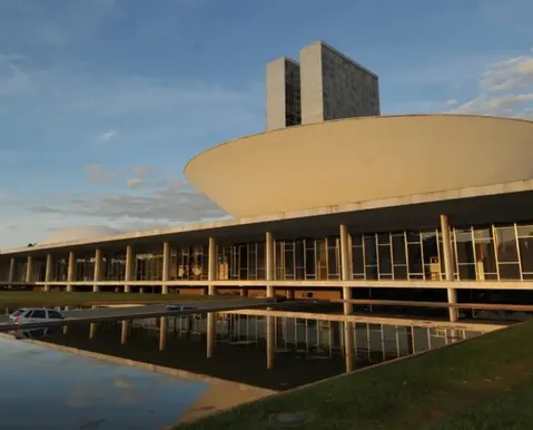 Com eleição no radar, Congresso volta com pautas travadas