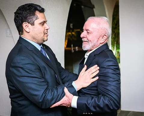 Alcolumbre diminui resistência a Messias após reunião com Lula - Imagem
