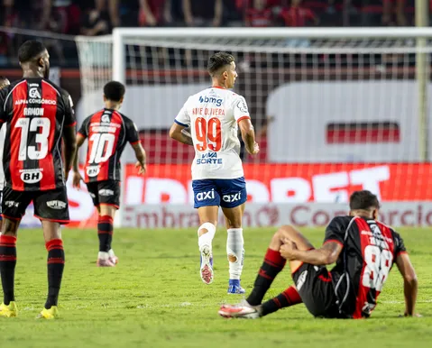 Contestado antes do BaVi, Kike Olivera domina números do Bahia