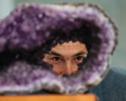 De britas de rua a gemas raras: conheça os baianos que dedicam a vida a colecionar rochas e minerais raros - Imagem