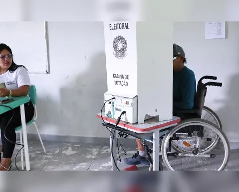 Eleitores com deficiência terão transporte gratuito; saiba como pedir