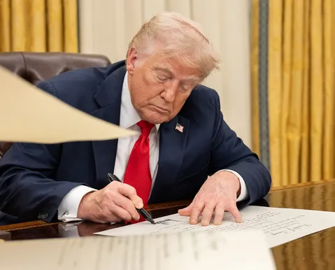 Trump anuncia acordo para desarmamento do Hamas em Gaza