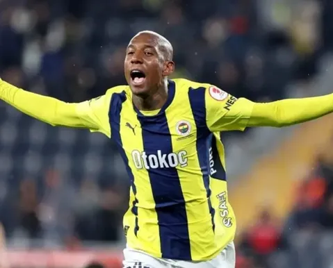 Ex-Bahia, Talisca brilha na Liga dos Campeões com golaço de falta - Imagem