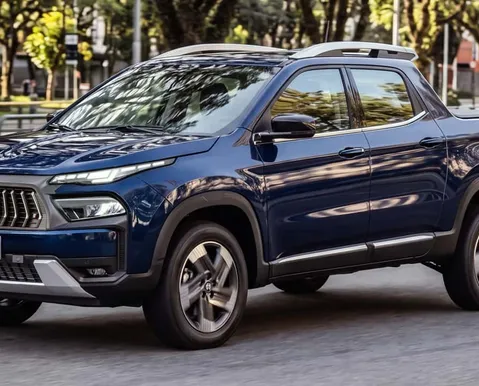 Fiat Toro 2027 estreia versão híbrida leve - Imagem