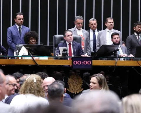 Salário, verbas e funções: o verdadeiro custo de um deputado federal - Imagem