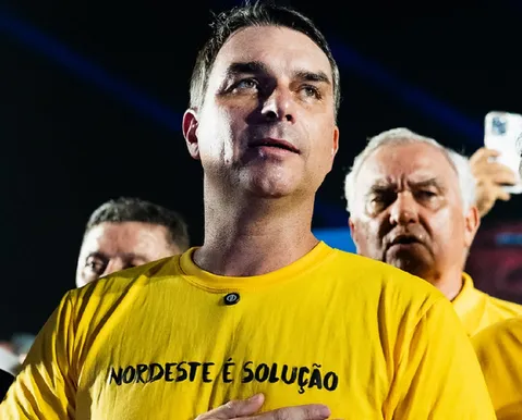 Flávio Bolsonaro confirma primeira visita à Bahia como pré-candidato