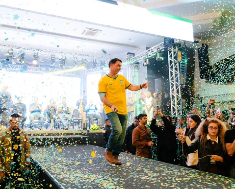 Flávio Bolsonaro liga renovação do Senado ao impeachment de Moraes - Imagem