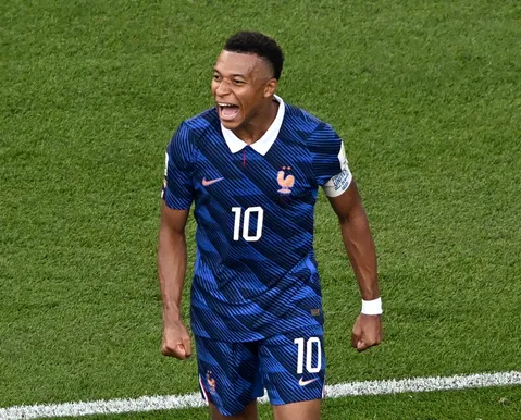 França é a semifinalista que menos viajou durante a Copa do Mundo